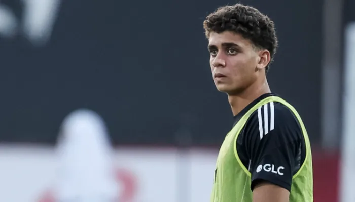 رد غير متوقع من برشلونة على أنباء حمزة عبد الكريم