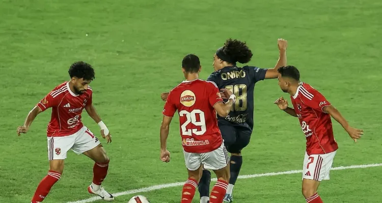 "هتسمع لمين؟ ".. تعرف على معلقي مباراة الأهلي والزمالك في نهائي السوبر المصري
