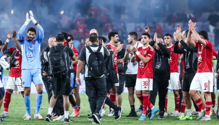 تصرف مفاجئ من كبار الأهلي قبل مباراة الزمالك في نهائي السوبر المصري