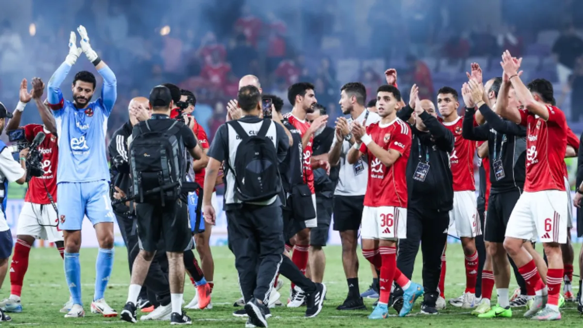 تصرف مفاجئ من كبار الأهلي قبل مباراة الزمالك في نهائي السوبر المصري