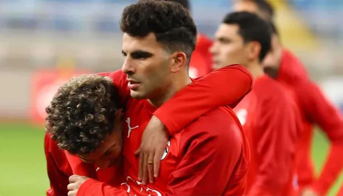 سيد عبد الحفيظ يحفز زيزو قبل مباراة الأهلي والزمالك.. وإمام عاشور يشعلها