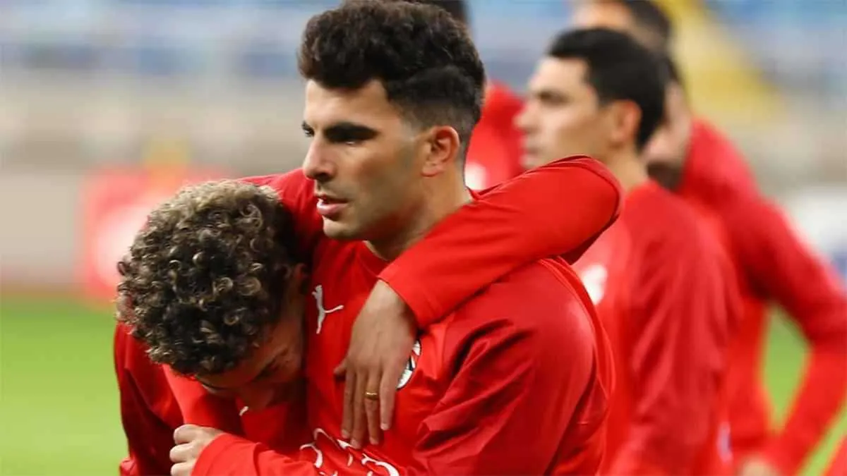 سيد عبد الحفيظ يحفز زيزو قبل مباراة الأهلي والزمالك.. وإمام عاشور يشعلها
