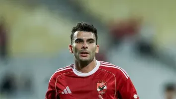 رد فعل مفاجئ من زيزو تجاه مدرب الزمالك (فيديو)