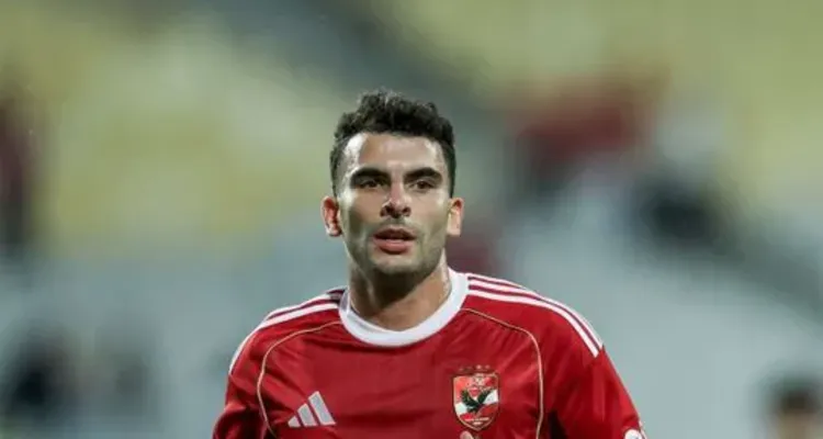 رد فعل مفاجئ من زيزو تجاه مدرب الزمالك (فيديو)