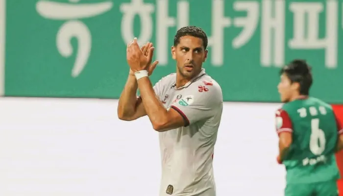 بابلو صباغ يلمح للرحيل عن فريقه الكوري وسط اهتمام الأهلي