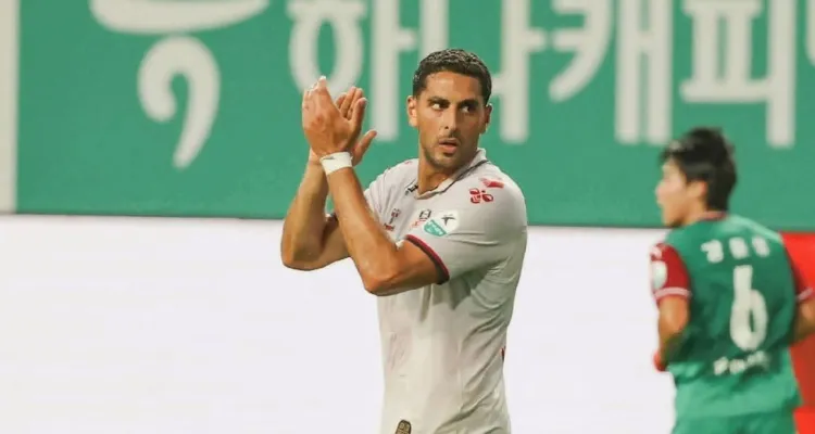 بابلو صباغ يلمح للرحيل عن فريقه الكوري وسط اهتمام الأهلي