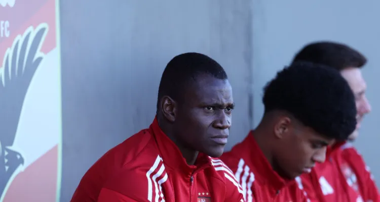 تطور مفاجئ يُربك مفاوضات الأهلي مع أليو ديانج لتجديد عقده