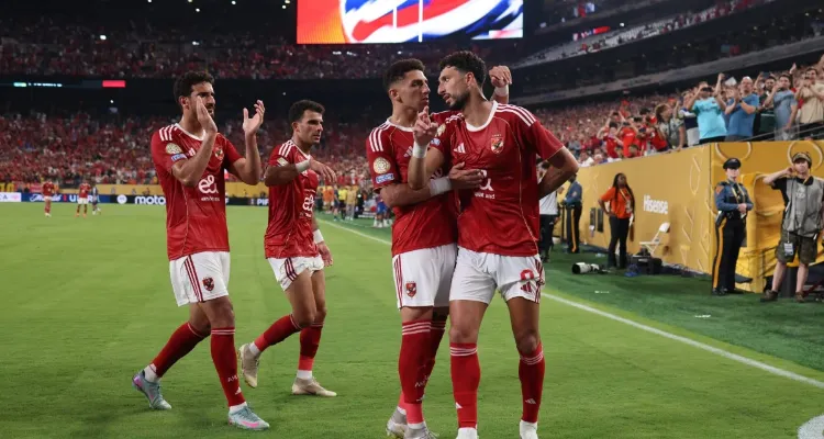 الملايين لا تكذب.. الأهلي يسحق بيراميدز في سباق العوائد المالية خلال 2025