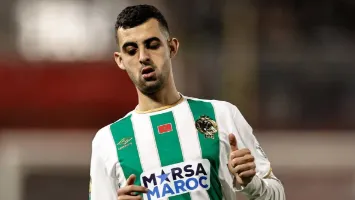 الأهلي يكثف مفاوضاته مع الرجاء لضم يوسف بلعمري.. واللاعب يحسم موقفه