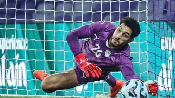 قرار مفاجئ من الأهلي بشأن مستقبل مصطفى شوبير