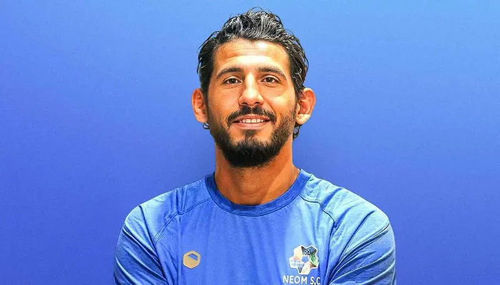 أبو تريكة ومتعب في المقدمة.. أحمد حجازي يكشف مهارات اللاعب المصري المثالي