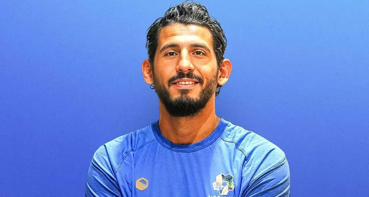 أبو تريكة ومتعب في المقدمة.. أحمد حجازي يكشف مهارات اللاعب المصري المثالي