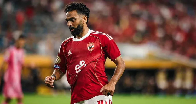 "العودة التدريجية.. أم تأجيل جديد؟".. الأهلي يحسم سيناريو الشحات قبل كأس عاصمة مصر