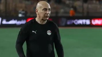 حسام حسن يدرس قرارًا مفاجئًا بشأن لاعبي الأهلي في مباراة زيمبابوي