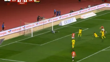 بمشاركة سباعي الأهلي.. منتخب مصر يعبر زيمبابوي في الوقت القاتل بكأس الأمم الإفريقية