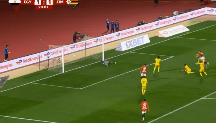 بمشاركة سباعي الأهلي.. منتخب مصر يعبر زيمبابوي في الوقت القاتل بكأس الأمم الإفريقية