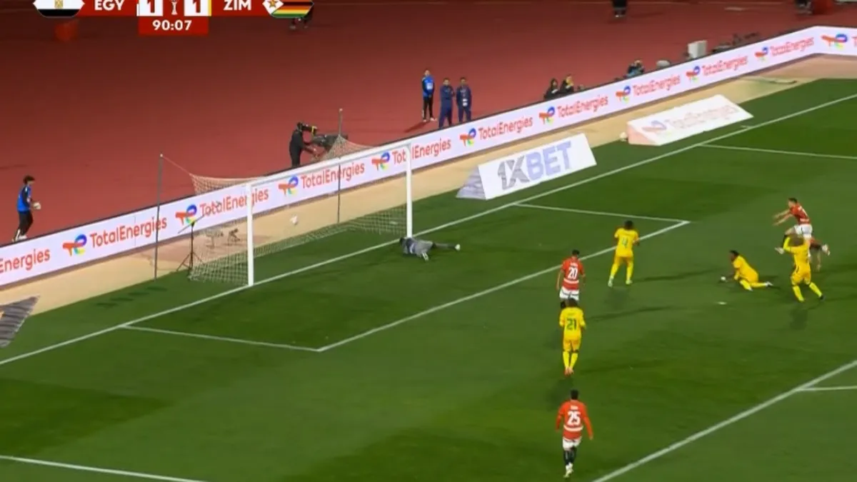 بمشاركة سباعي الأهلي.. منتخب مصر يعبر زيمبابوي في الوقت القاتل بكأس الأمم الإفريقية