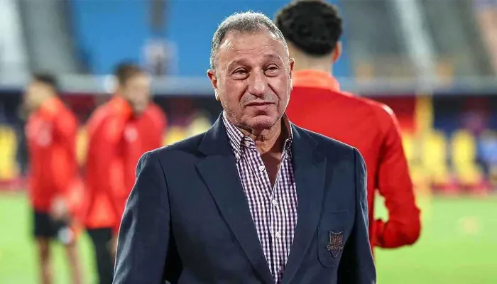 اتصال يغير المسار.. سبب مغادرة محمود الخطيب القاهرة صباح اليوم