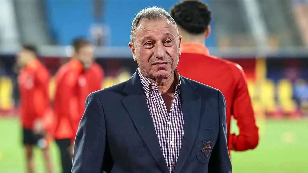 اتصال يغير المسار.. سبب مغادرة محمود الخطيب القاهرة صباح اليوم
