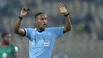 له بصمة مع الأهلي.. باسيفيك ندابيها حكما لمباراة مصر وجنوب إفريقيا