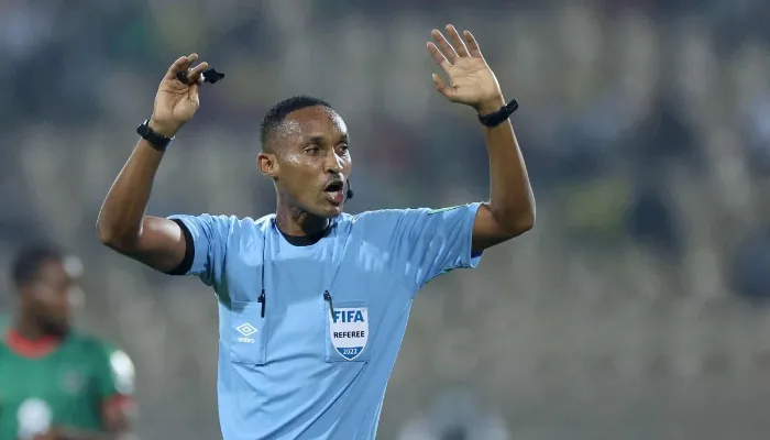 له بصمة مع الأهلي.. باسيفيك ندابيها حكما لمباراة مصر وجنوب إفريقيا