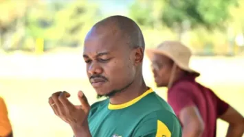 قبل مباراة مصر وجنوب إفريقيا .. قصة أزمة  بروس مع الأهلي بسبب بيرسي تاو