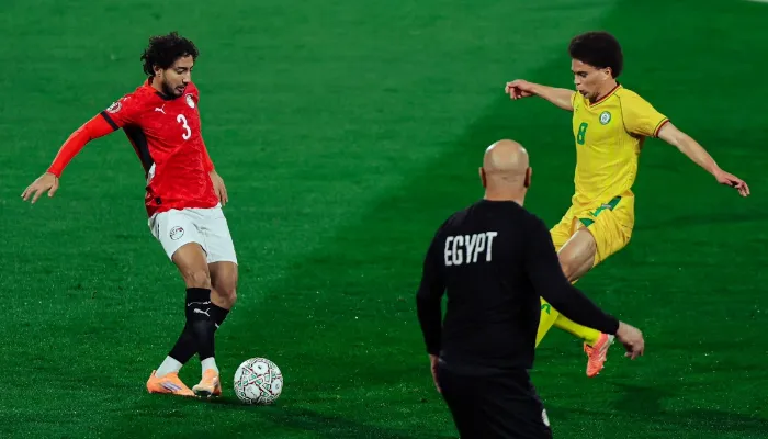 طرد محمد هاني في مباراة مصر وجنوب إفريقيا بـ كأس الأمم الإفريقية