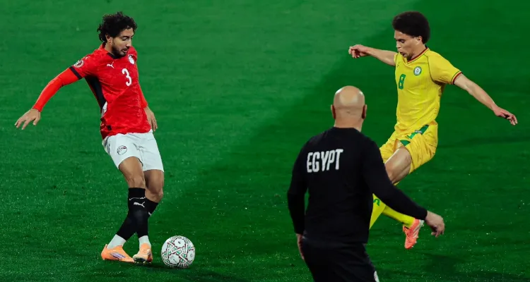 طرد محمد هاني في مباراة مصر وجنوب إفريقيا بـ كأس الأمم الإفريقية
