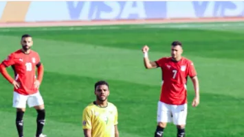 بمشاركة سباعي الأهلي.. منتخب مصر يقهر جنوب إفريقيا ويتصدر المجموعة الثانية