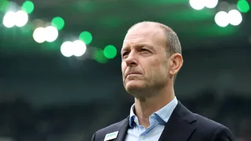 مفاجأة.. الأهلي يقرر توقيع عقوبة على توروب