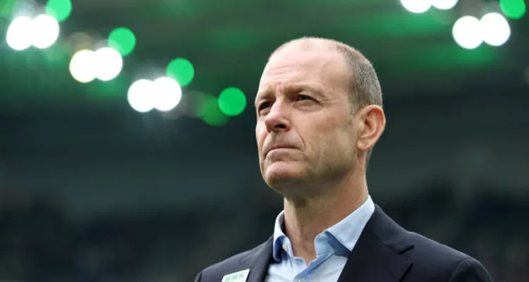 مفاجأة.. الأهلي يقرر توقيع عقوبة على توروب