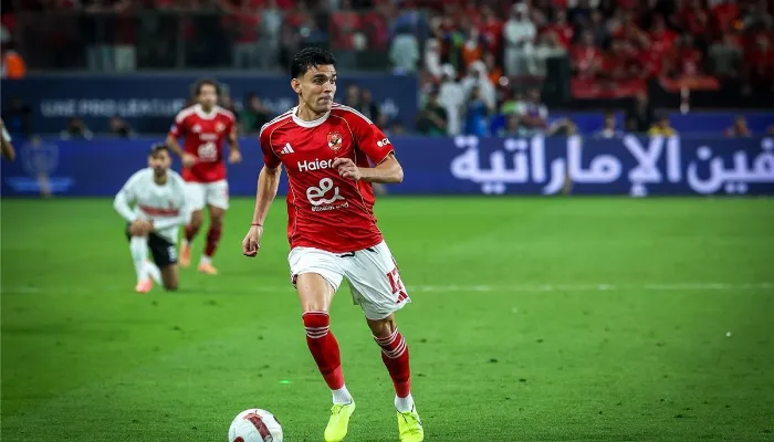 طلب مفاجئ من بن شرقي يعطل عودته للقاهرة.. رد الأهلي خلال ساعات