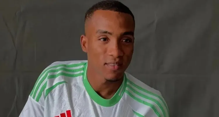 الأهلي يحسم موقفه بشأن صفقة أشرف عبادة من الجزائر