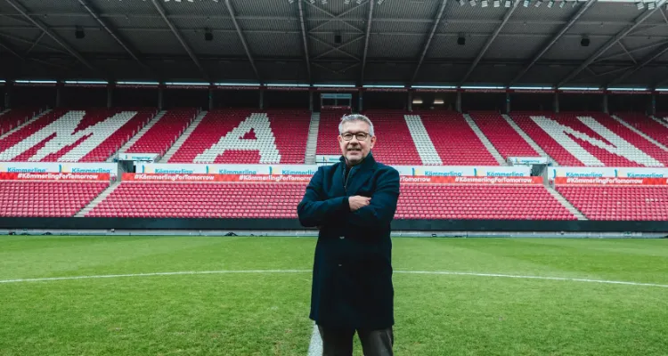 بعد ارتباط اسمه بـ الأهلي .. أورس فيشر يقود ماينز الألماني ويرافقه مساعد ريبيرو