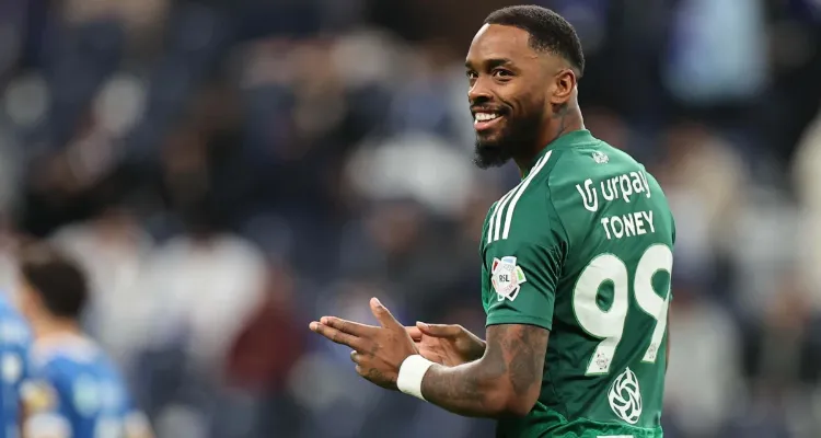 "ذا صن": إيفان توني في مران الأهلي بـ"التتش"