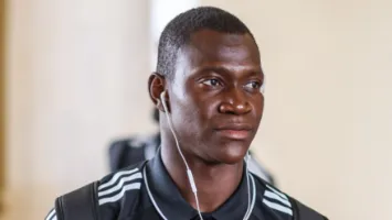 رغم وعد ريبيرو.. ديانج يهدد الأهلي بالرحيل