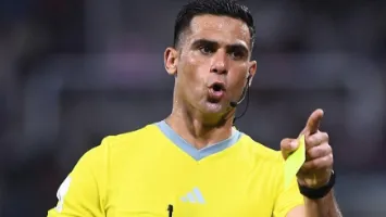 آخر موسمين.. الأهلي لا يعرف الخسارة مع صافرة محمد معروف قبل مباراة فاركو