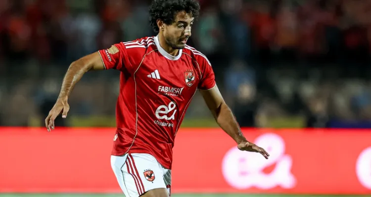 إيقاف وغرامة.. تفاصيل تقرير محمد معروف ضد هاني في مباراة الأهلي وفاركو