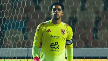 "عانيت مما يتعرض له".. حازم إمام يساند مصطفى شوبير ضد الانتقادات