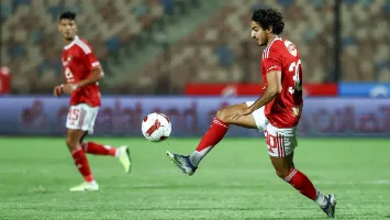 محمد هاني يكشف كواليس طرده في مباراة الأهلي أمام فاركو