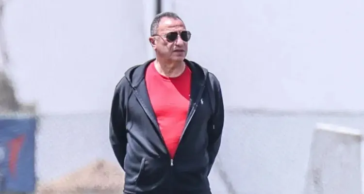 موقف محمود الخطيب من ريبيرو داخل الأهلي بعد الانتقادات