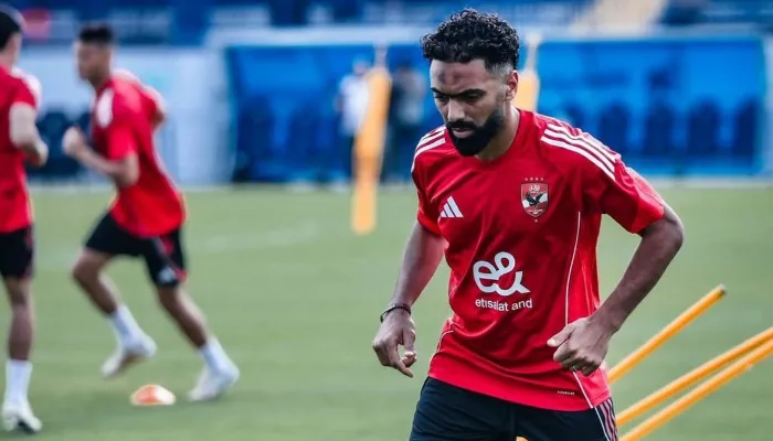 من الجناح إلى الظهير.. هل يكون الشحات هو حل الأهلي الدفاعي؟