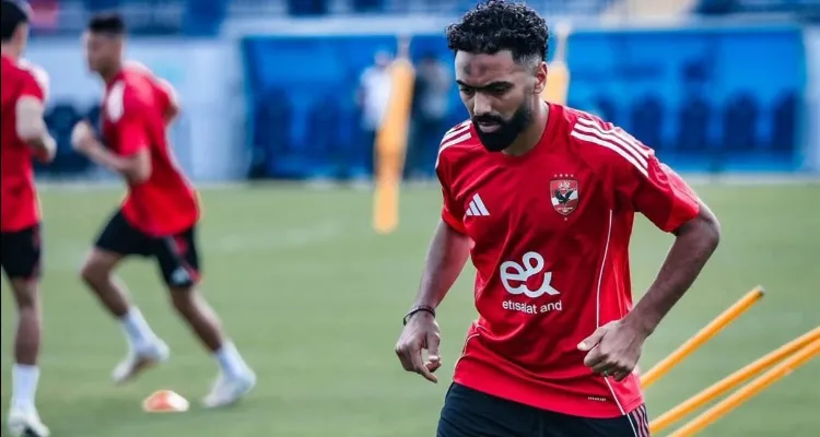 من الجناح إلى الظهير.. هل يكون الشحات هو حل الأهلي الدفاعي؟