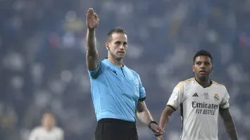 موعد وصول طاقم حكام مباراة الأهلي وبيراميدز في الدوري المصري