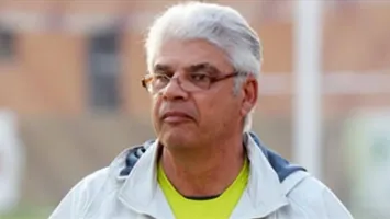 قبل مواجهة بيراميدز.. أنور سلامة يفاجئ الجميع بمقارنة بين ريبيرو وهديكوتي