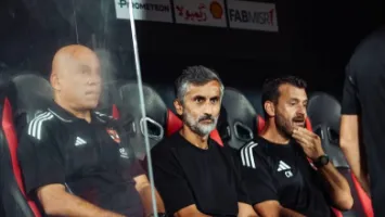 فيديو | صدمة إمام عاشور وغضب الجماهير.. ما لم ترصده الكاميرات في مباراة الأهلي وبيراميدز