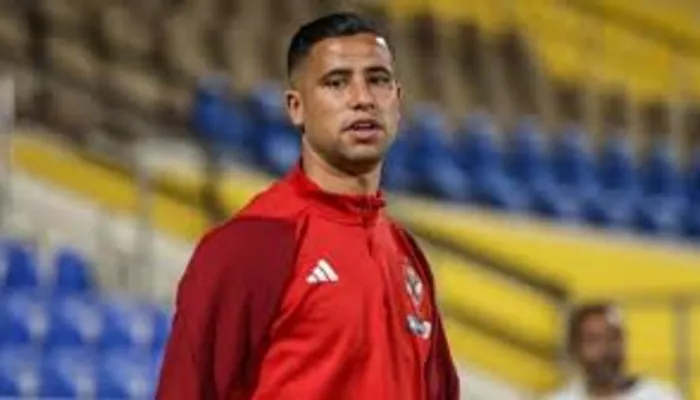 رغم نفيه.. الجيش الملكي يفاوض الأهلي لعودة رضا سليم