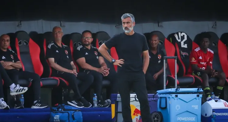 ضربة موجعة لـ ريبيرو .. إصابة قوية لمحترف الأهلي قبل انطلاق الدوري المصري