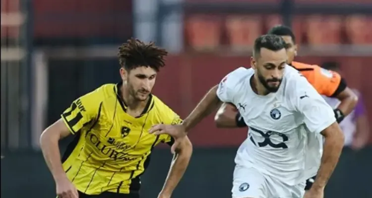 تصرف غريب من حكم مباراة بيراميدز ودجلة في افتتاح الدوري المصري