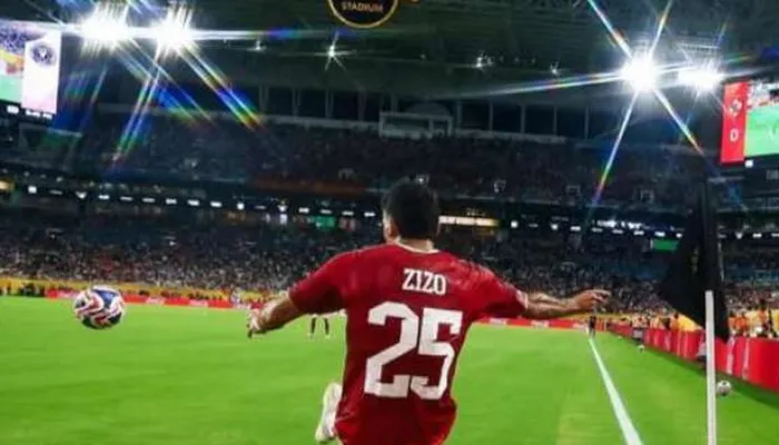 فيديو | "كابوسك وبيغيظك".. هتافات مدوية من جماهير الأهلي لـ زيزو قبل مباراة مودرن سبورت